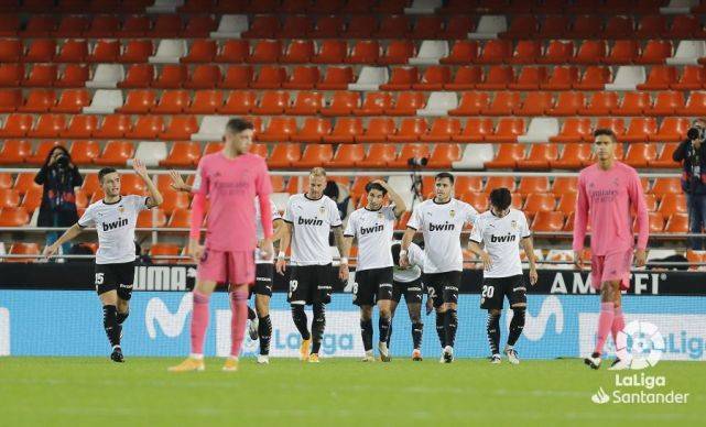  升班马展现黑马本色，主场力克莱传统三强之一