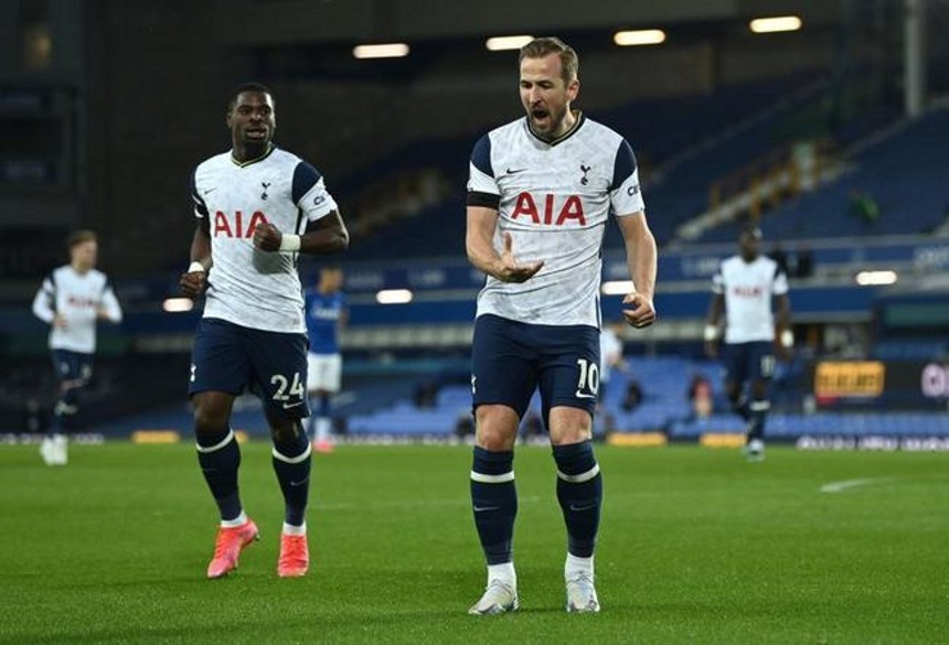  埃弗顿补时绝平狼队，戴奇球队抢下宝贵一分  