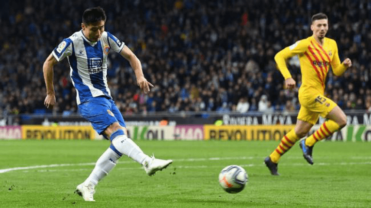  奥格斯堡定位球战术显威头球制胜打破僵局