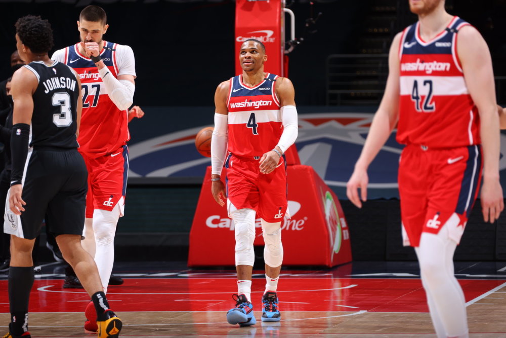  第戎进攻端全面开花横扫副班长球队