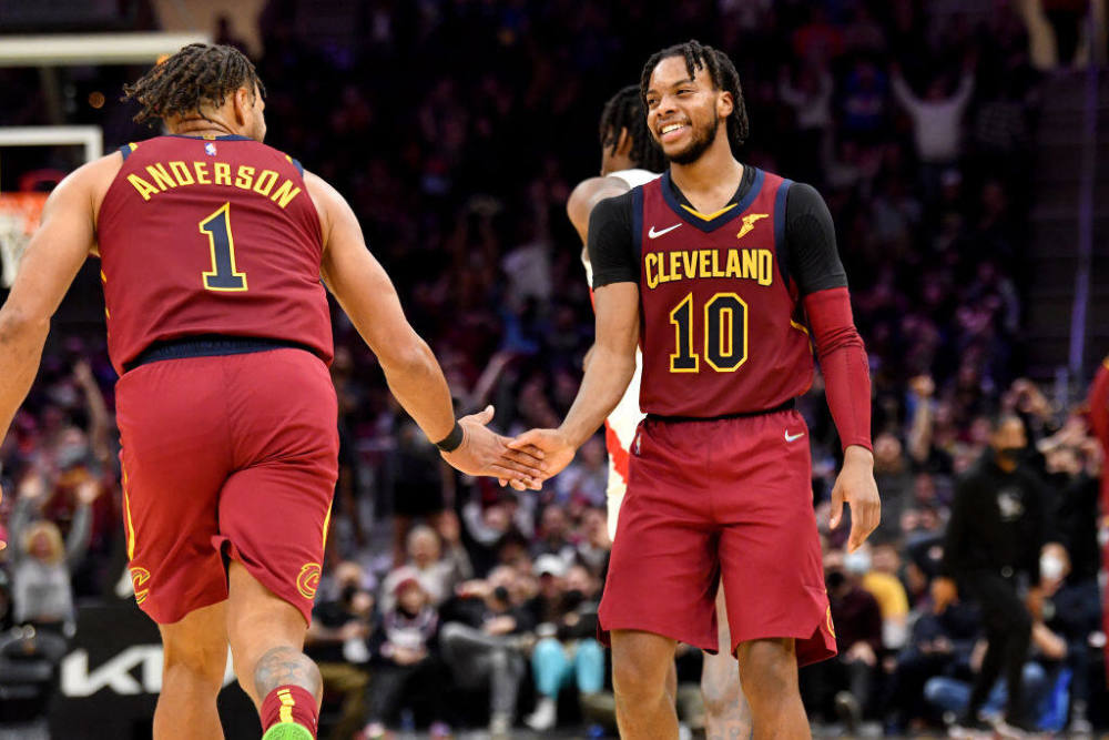 加兰德关键罚球稳稳命中,骑士加时险胜猛龙巩固东部排名